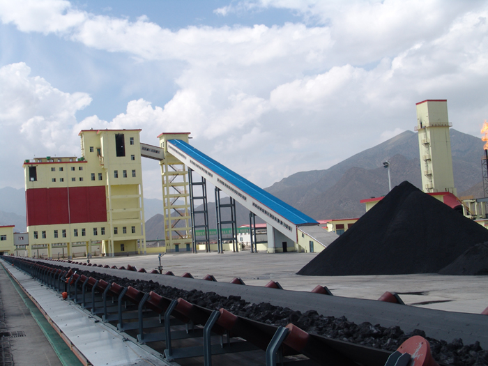 波状挡边输送机的发展